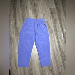 Women’s Athleta Cropped Pant 6